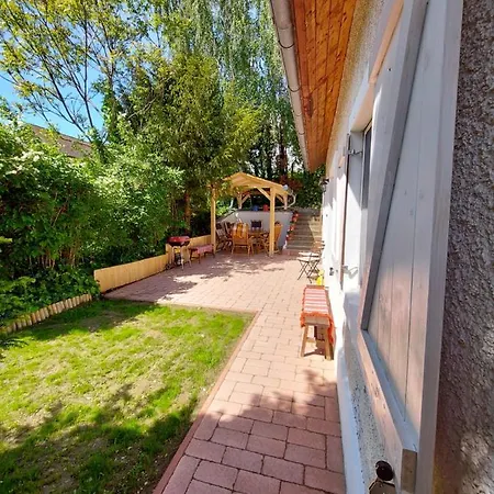 Kilátás A Tóra Сasa de vacaciones Szigliget