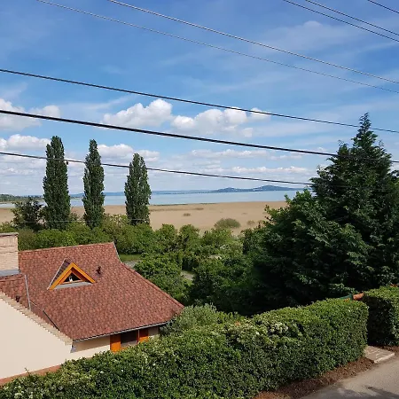 Kilátás A Tóra Сasa de vacaciones